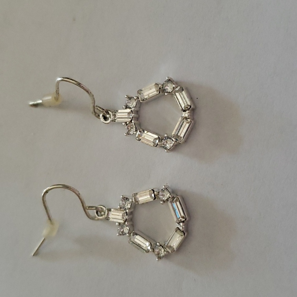 Stone round dangle earrings